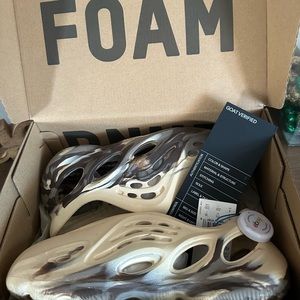 Yeezy foam runners size 3 worn once left in box